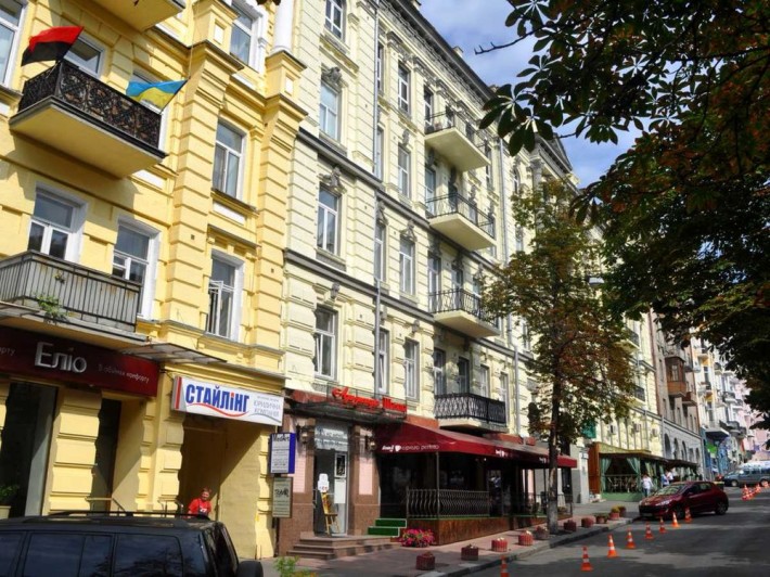 Оренда, вулиця Антоновича, 14, бульвар, парк Шевченка, 5 кімнатна  кв. 199  кв.м - фото 1