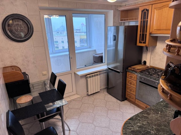 Оренда 3 кімнатна квартира вул.Малишка,23  метро. Дарниця - фото 1