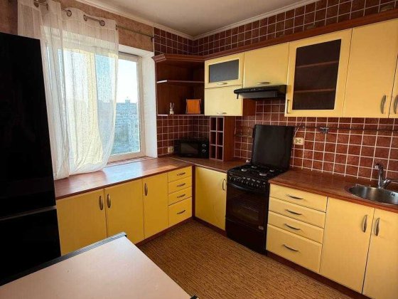 Оренда двокімнатної квартири вул. Вербицького, 14В, метро Харківська - 5 хвилин. Газ.