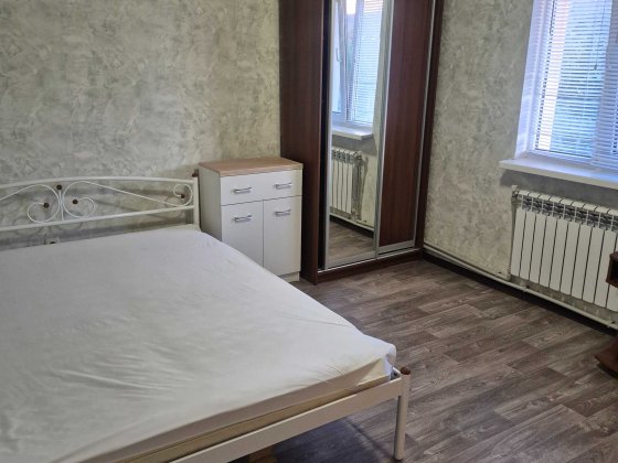 Сдам 1комн. студию, Левый берег, Радужный массив, хозяин