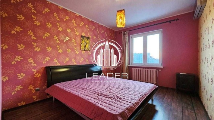 Спальня + кухня-студия 74 м2, Урловская, 19, м. Позняки - Осокорки 15 мин. - фото 1