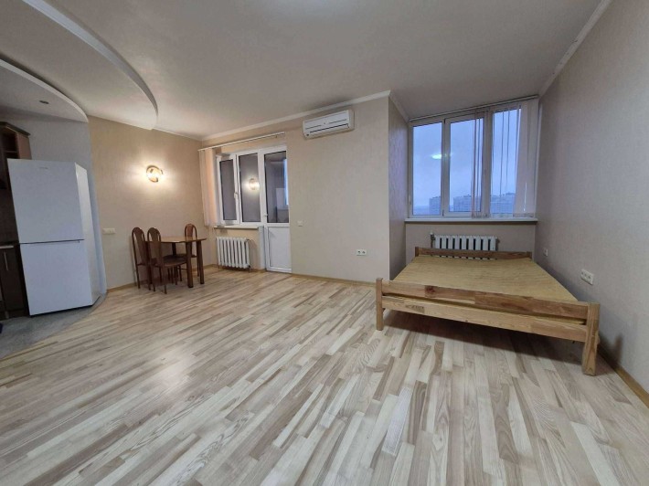 Здається 1-кімнатна квартира на пр.Миколи Бажана,1М - фото 1