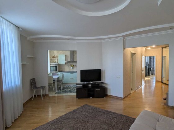 Срібнокільська вул.1, Оренда 3-к квартири 97кв.м.  ЖК Корона, метро Позняки -3 хв.