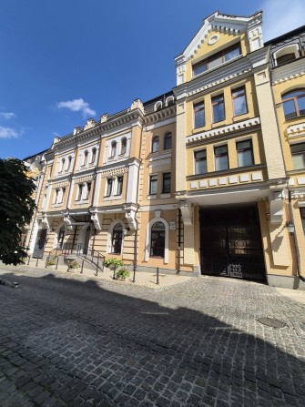 Трехкомнатная  квартира на Воздвиженке - фото 1
