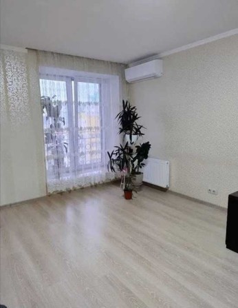 Затишна студія (42 м²) біля станції метро «Лівобережна» — вул. Дениса Рачінського, 25А - фото 1