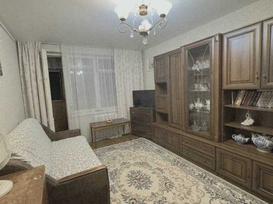 Здам 1-у квартиру Чмелів Яр 7а,ст.м.Лук янівська ст.м.Контрактова площа