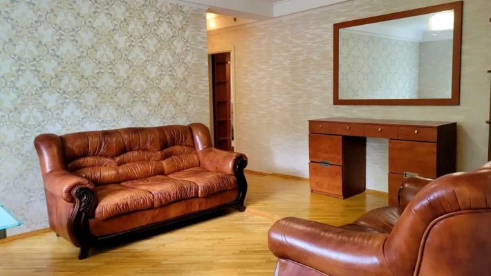 Без комісіі,  3-х кімнатна квартира вул. Васильківська,2а метро  Голосіівська 3 хвилини - фото 1