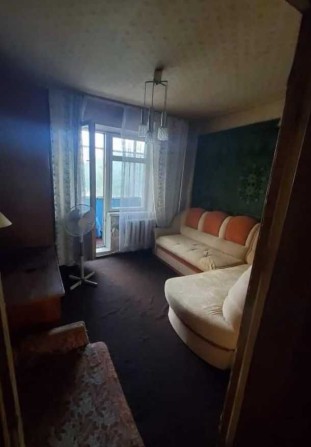 Вул. Райдужна 21А. 3й поверх, роздільні кімнати, газ. - фото 1
