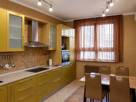 Шота Руставелі 44, оренда 2к квартири, 5-й поверх, ст м Палац Спорту 5 хв