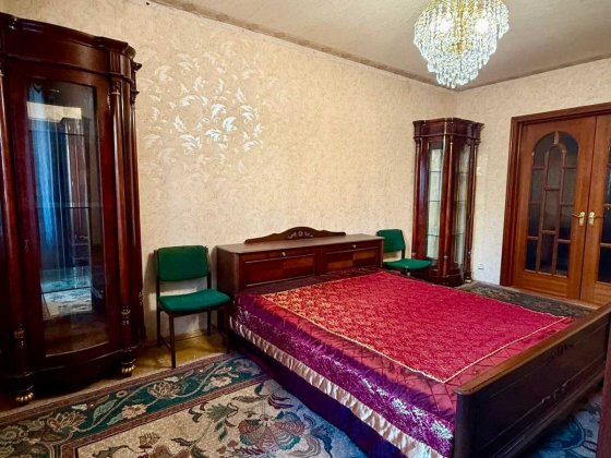 Трикімнатна квартира, поруч з м. Академмістечко
