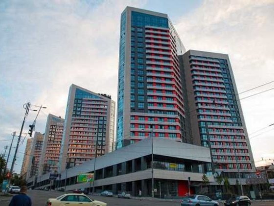 БЕЗ КОМІСІЇ! ОРЕНДА 3-кімн. квартири. Власник. ГЕНЕРАТОР! АКУМУЛЯТОРИ на ліфти та насоси! Киев