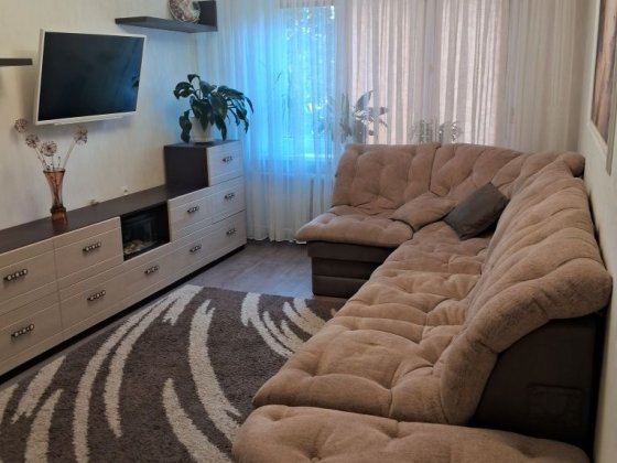 Сдається 2х кімнатна квартира по вулиці Якубаа Колоса  буд.5