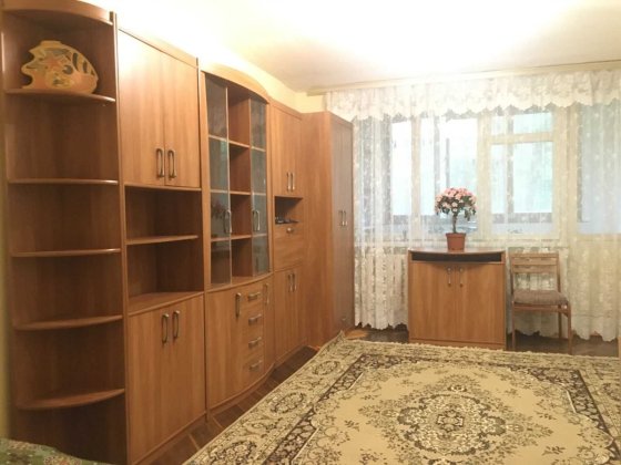 Здам 1-кімнатну пл. Космонавтів