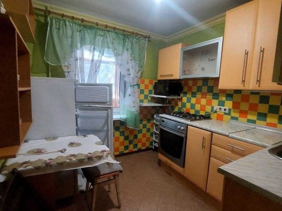 Здам 1 кімнатну квартиру в Києві, вулиця Мілютенка, Деснянський район, метро Лісова. Довгостроково. 