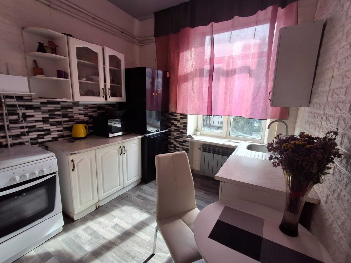 Почайнинська вул. 23, Поділ, метро Контрактова площа, Подільський рай - фото 1