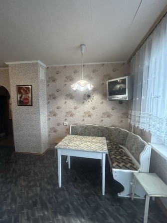 Вул. Каштанова, будинок 10. Дві окремі кімнати. - фото 1