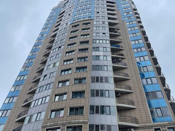 Видова 3-кімнатна квартира біля метро «Житомирська»
