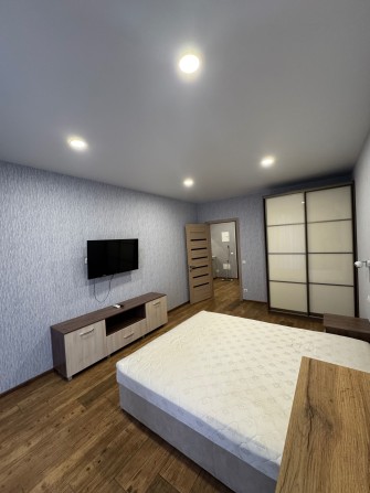 Оренда, Богданівська 7в, 1 кім. 50кв.м. 22000 грн. - фото 1