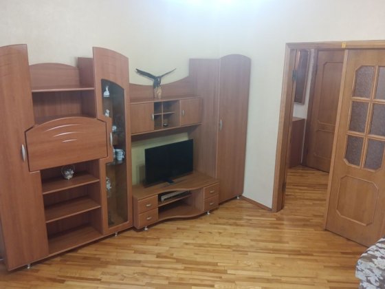 Сдам 2 КВ .ул.Тулузе ,метро Академ., Житомир., Святошен -5 мин. езды.
