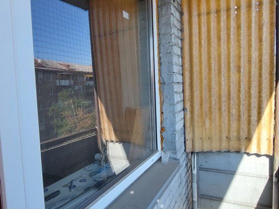 Метро Васильківська 1 к.кв. біля парку