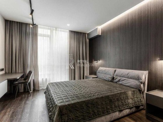 Продаж 3-кімнатна дизайнерська квартира 82 м2 ЖК Французький квартал 2 Джона Маккейна Центр Печерськ Киев