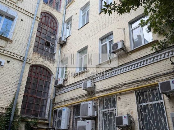 Продаж 2к квартири, вул. Мала Житомирська, 15А, Центр Киев