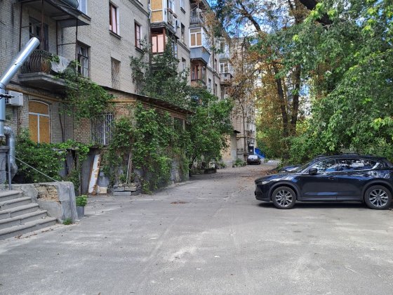 Продажа3ком кв.70кв.м.ст.М."Шулявская"шевсенк..р-н.ул.Довженко 10продажа квартиры