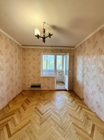 Продаж трьох кімнатної квартири  поруч зі станцією метро «Теремки» - фото 1