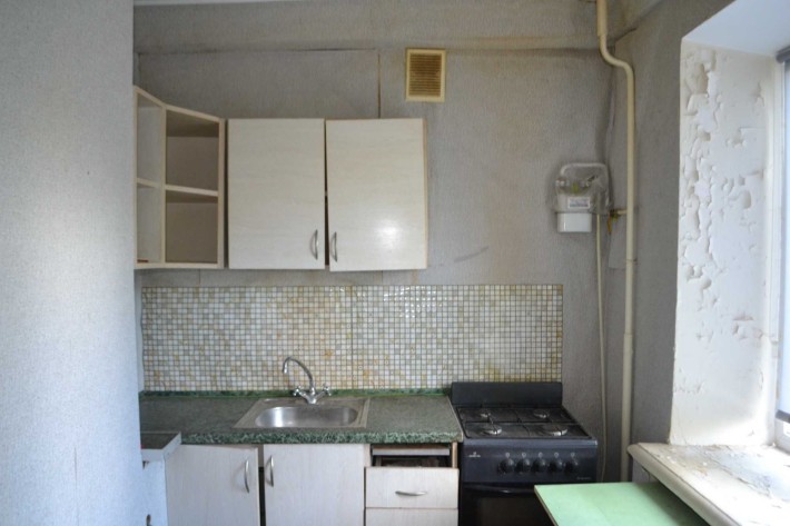 Продаю 3х кім. Дехтярівська 58  під ремонт, 3/9, недалеко  від  метро - фото 1