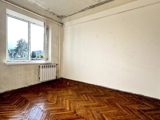 Власник! БЕЗ КОМІСІЇ! Продам 2-кім. квартиру біля метро Дарниця