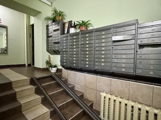 Продаж 3-кімнатної квартири, Газ, Метро Дарниця 5 хвилин пішки