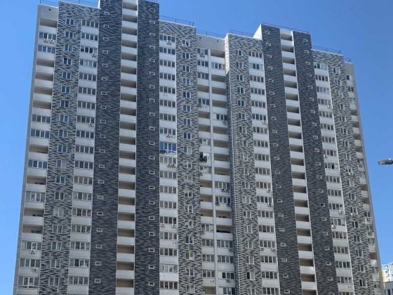 продаю у новому ЖК 2 кк 80м євроремонт. Генератор. м. Харківська