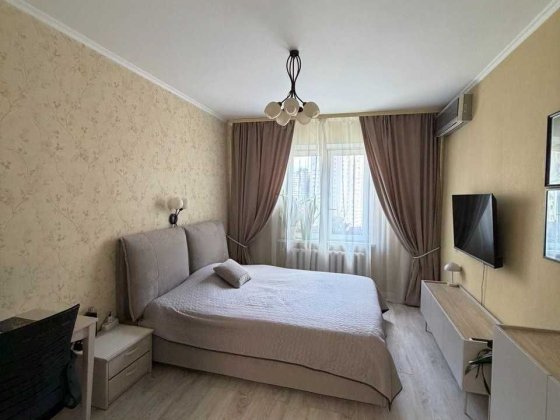Продам 2к. квартиру вул. Урлівська 17