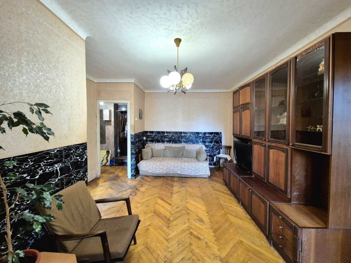 Продам двокімнатну квартиру . Дарницька площа. Метро Дарниця - фото 1