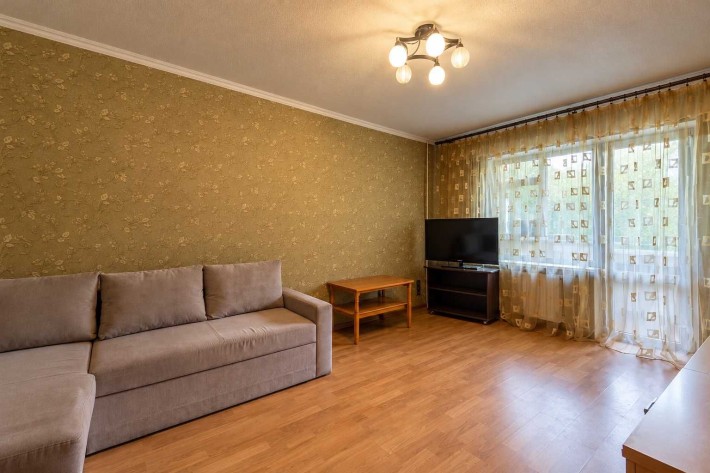 ТОП! БЕЗ КОМІСІЇ! 1к з ремонтом біля метро Позняки | Низький поверх - фото 1