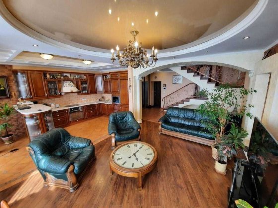 Ексклюзивний 3-рівневий пентхаус • 220 м² • тераса • метро Іподром
