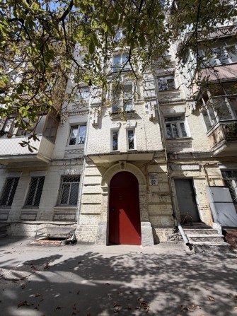 ЦЕНТР! Продам 1-к Володимирська вул., 82В. Метро Олімпійська. Царський будинок! - фото 1