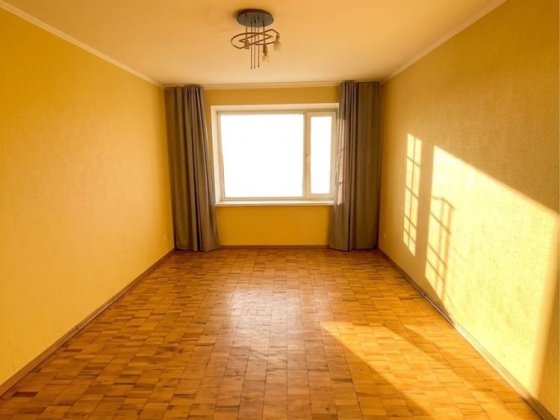 продаж 2х кімнатної квартири Дніпровський р-н вул. Райдужна 31