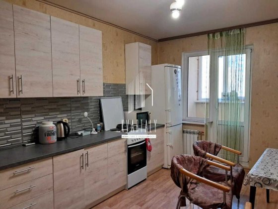 Продаж 3-кімнатної квартири вул. М.Максимовича,9в метро Васильківська