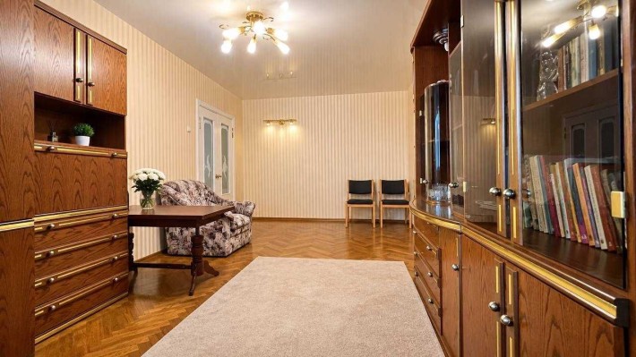 Продаж 3-х кім. квартира 78 м.кв., 2 поверх, біля Дніпра та метро Лівобережна - фото 1