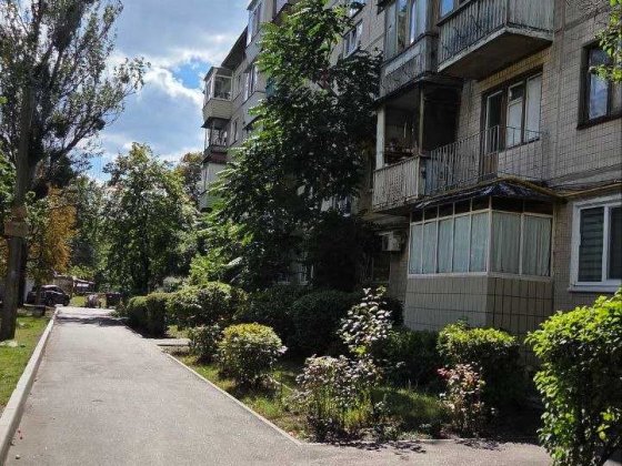 Продаж  двокімнатної квартири проспект Алішера Навої 67 Воскресенка м. Київ