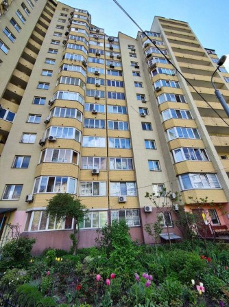 Обмін 2 кк, Київ, Позняки(75 м.кв) на авто  до10000$ + ваша доплата - фото 1