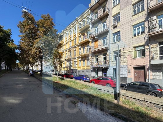 Продаж 3к м. Льва Толстого. Антоновича. Без коміссії