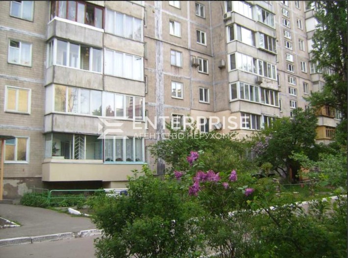 Продаж 2-кімнатної квартири вул. Р.Окіпної, метро Лівобережна - фото 1