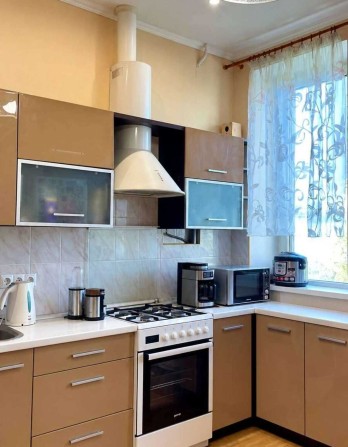 Продам гарну простору 2-кімн квартиру 65 м² з ремонтом за 5 хв від метро "Лук'янівська", вул. Юрія І - фото 1