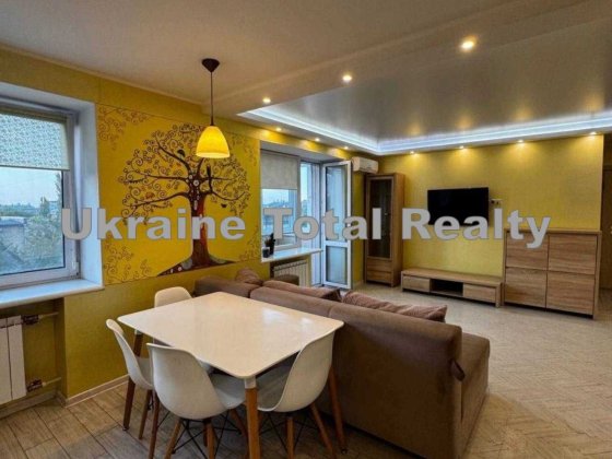 ТЕРМІНОВО! 3 кімнатна квартира з ремонтом біля парку партизанської слави! Вул Шевельова 49/20