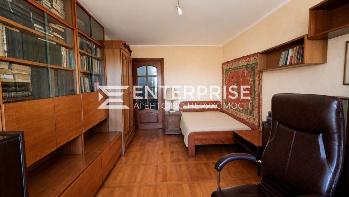 Продаж 2-к. квартири, вул.Флоренції ,  «Совмін», метро Лівобережна - фото 1