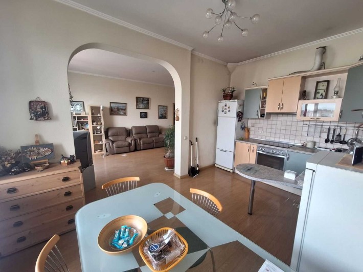 Продам 3-кімнатну квартиру по вул. Срібнокільскій 14-А, Позняки. - фото 1