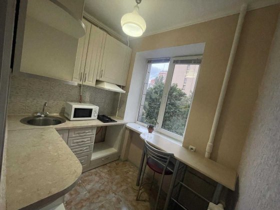 Київ, вул. Велика Васильківська 122. метро Палац Україна. Продаж 1к квартири з ремонтом. БЕЗ КОМІСІЇ