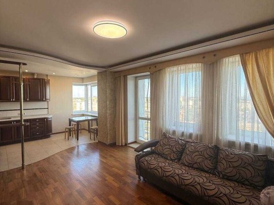 Продаж 2-кімнатної квартири 72 м² з меблями та технікою — Дарниця